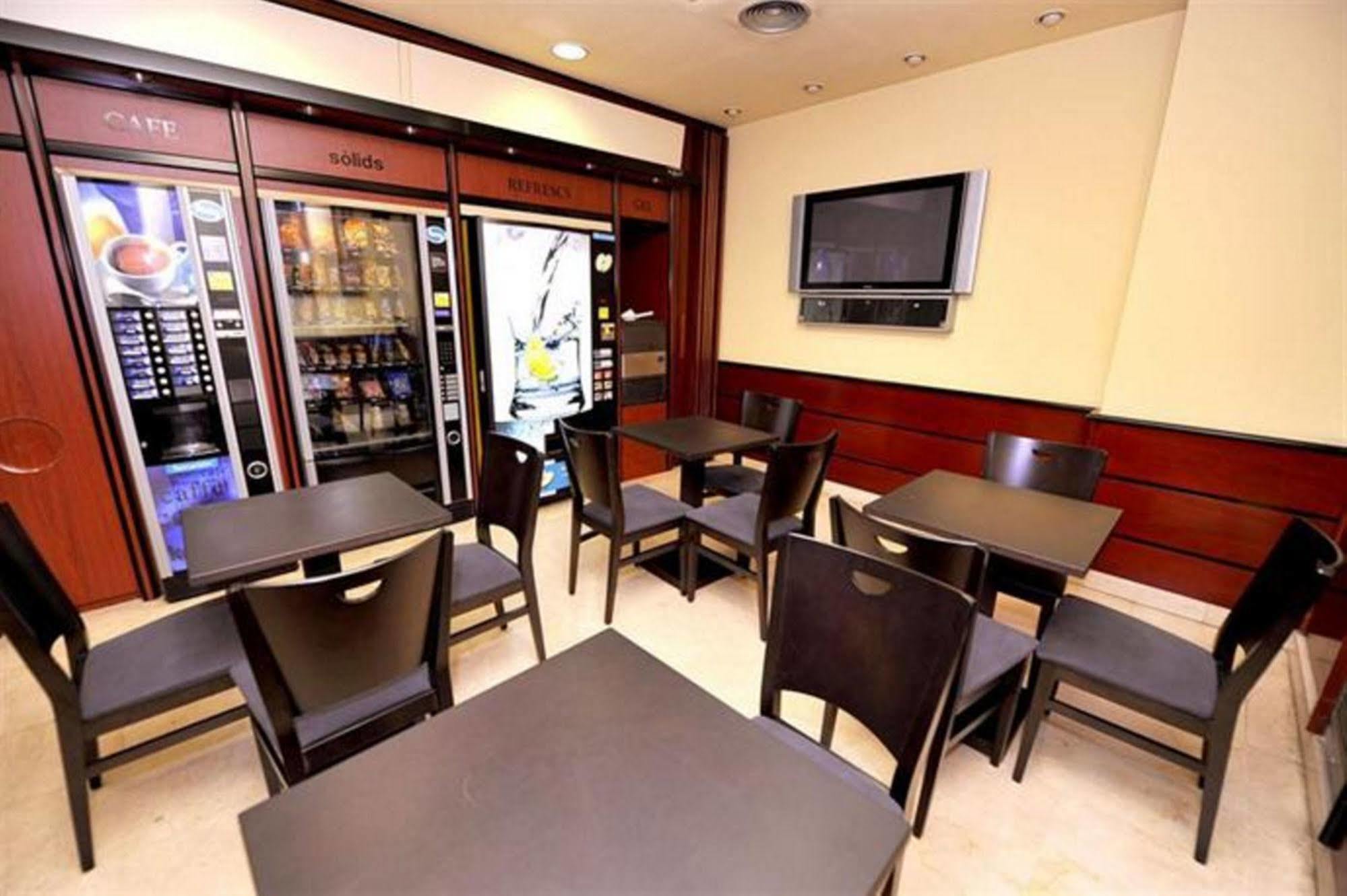 Hotel Glòries 3*
